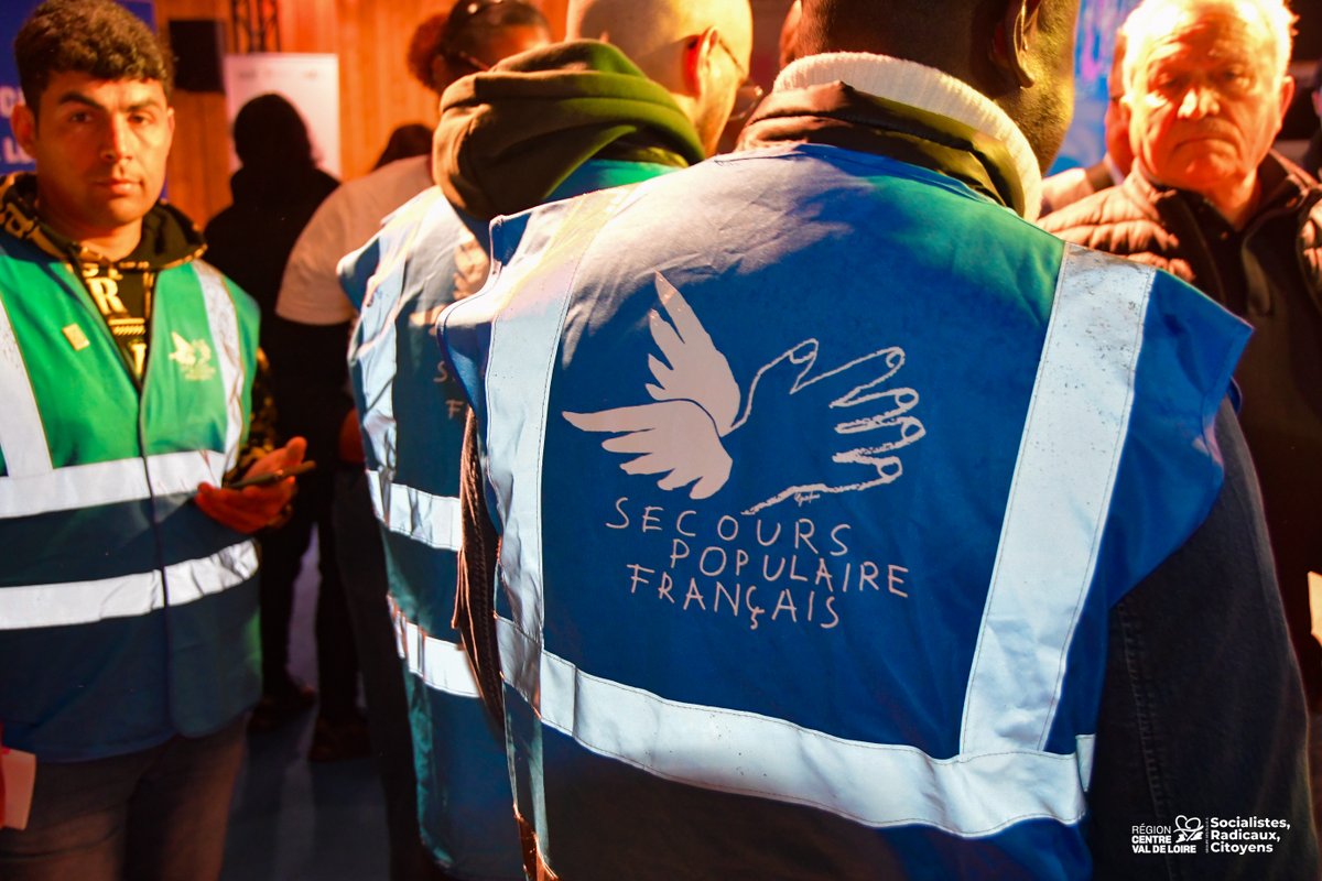Socialistes, Radicaux, Citoyens RCVL (@src_rcvl) on Twitter photo La semaine dernière au <a href="/PrintempsDB/">Le Printemps de Bourges Crédit Mutuel</a>, le Président <a href="/fbonneau/">François Bonneau</a> a remis 200 places gratuites de concert au <a href="/SecoursPop/">Secours populaire</a> pour des jeunes de 14 à 20 ans.
Cette édition du festival marquait aussi la 20e année de ce partenariat solidaire avec le Secours Populaire. #RCVL #CentreValdeLoire La semaine dernière au <a href="/PrintempsDB/">Le Printemps de Bourges Crédit Mutuel</a>, le Président <a href="/fbonneau/">François Bonneau</a> a remis 200 places gratuites de concert au <a href="/SecoursPop/">Secours populaire</a> pour des jeunes de 14 à 20 ans.
Cette édition du festival marquait aussi la 20e année de ce partenariat solidaire avec le Secours Populaire. #RCVL #CentreValdeLoire
