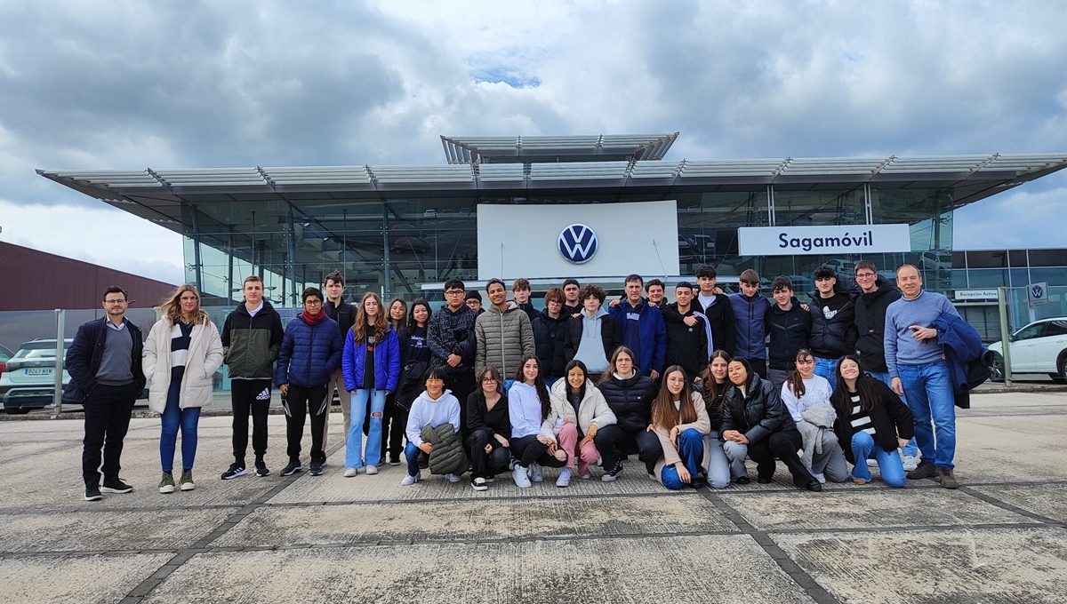 🧑‍🎓👩‍🎓 «La Empresa Familiar en las Aulas« | La experiencia de <a href="/GrupoMundomovil/">Grupo Mundomovil</a> acerca el mundo empresarial al alumnado del <a href="/CalasanzPA/">CalasanzEscolapiosPa</a>

Una iniciativa promovida por <a href="/adefan_es/">ADEFAN</a>, con el patrocinio de <a href="/caixabank/">CaixaBank</a>. #EmpresaFamiliar 

📲💻 [Todos los datos] adefan.es/la-experiencia…