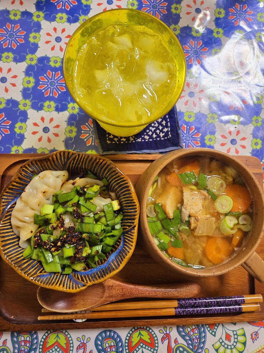 ManpukuRecipe's tweet photo. 引越し後バタバタしていて久しぶりの投稿です…
鯖缶汁と手作り水餃子、生グレでブルドッグ♪ https://t.co/pH8saV05zo