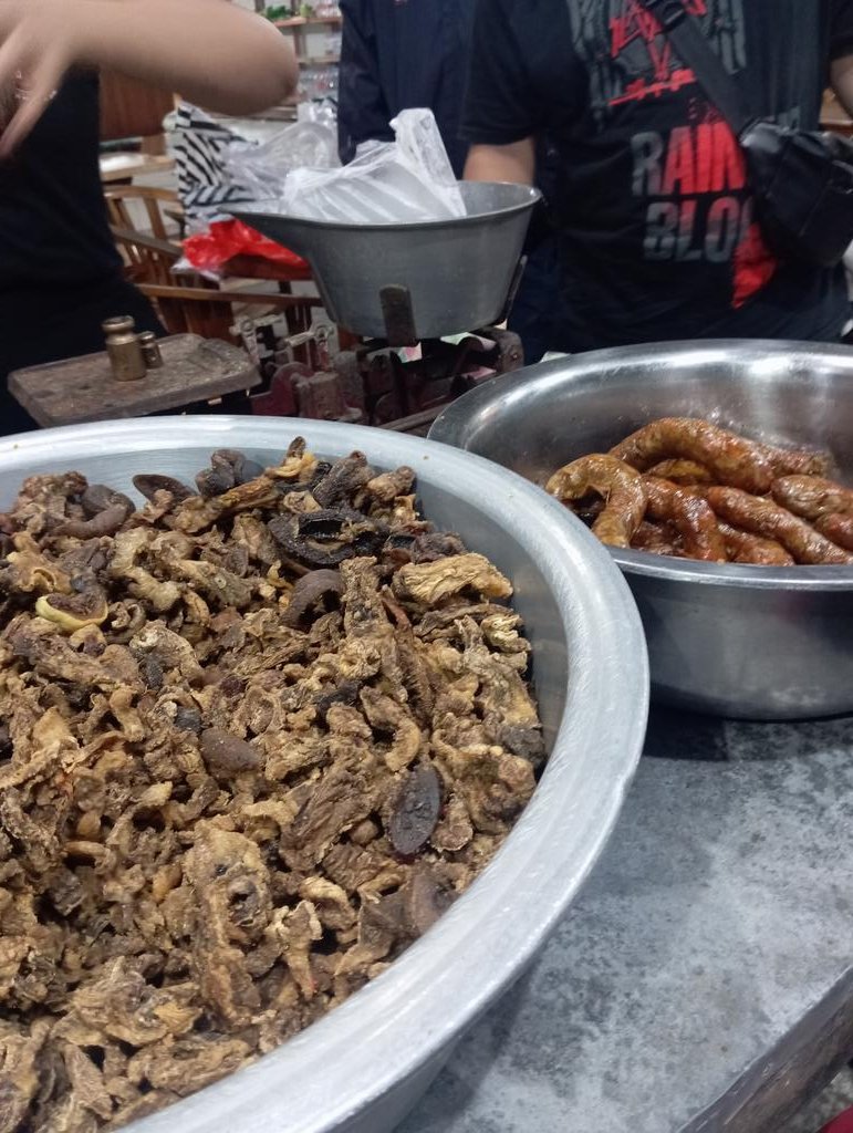 persiapan buat galungan kita borong babi