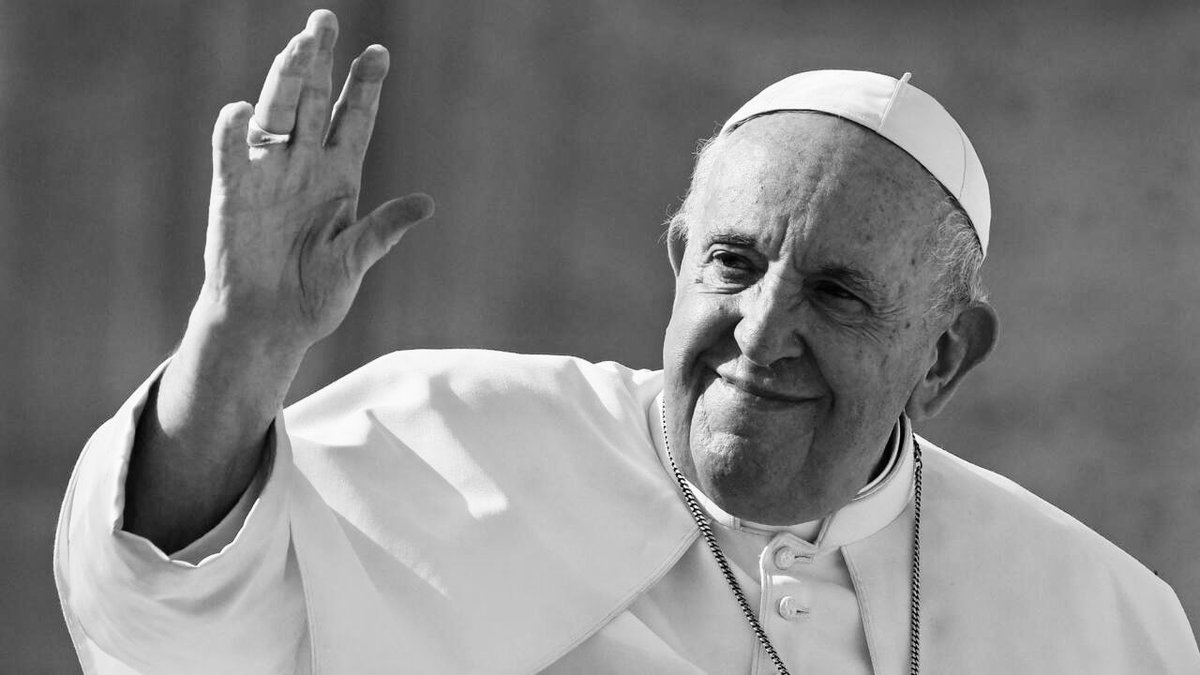 Con profundo pesar lamentamos la partida de Su Santidad el Papa Francisco. Su vida fue un testimonio de humildad, fe y amor por los más necesitados. El mundo pierde a un líder espiritual ejemplar, y la Iglesia, a un pastor cercano y valiente.

Descanse en paz.