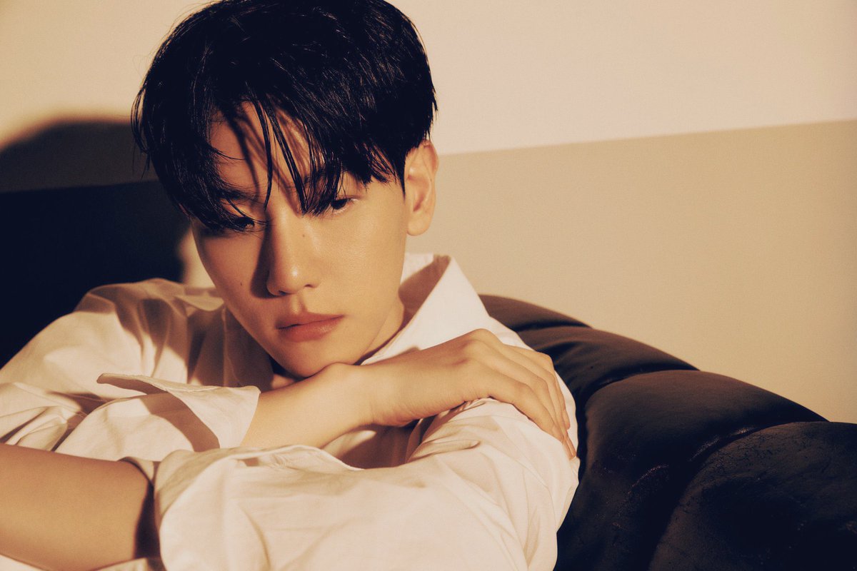 Maytinkerbelll's tweet image. every one of our moments shatter in pieces
flying away and disappearing one by one
far away only from you, you leave unscathed. you've got a cold, cold heart, break up.