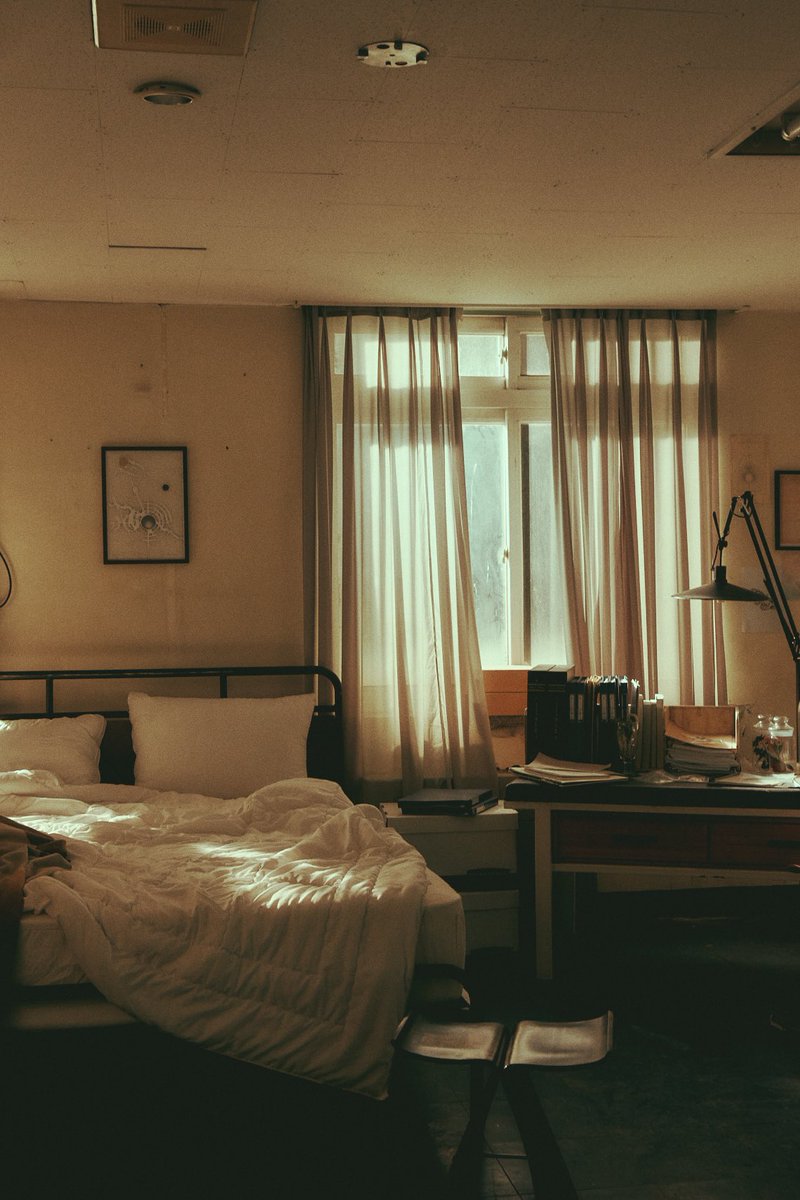 Maytinkerbelll's tweet image. every one of our moments shatter in pieces
flying away and disappearing one by one
far away only from you, you leave unscathed. you've got a cold, cold heart, break up.