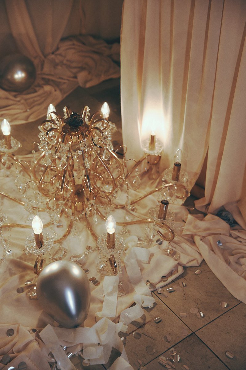 Maytinkerbelll's tweet image. every one of our moments shatter in pieces
flying away and disappearing one by one
far away only from you, you leave unscathed. you've got a cold, cold heart, break up.