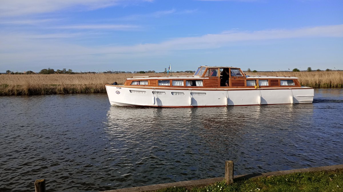 Here's a couple of photos taken last Friday, when the Walrus Group travelled past the Martham Boats Riverside Base.  

If you are a Group who would like to hire our motor cruisers and yachts for a holiday on the Broads, please get in touch at marthamboats.com . 

#boating