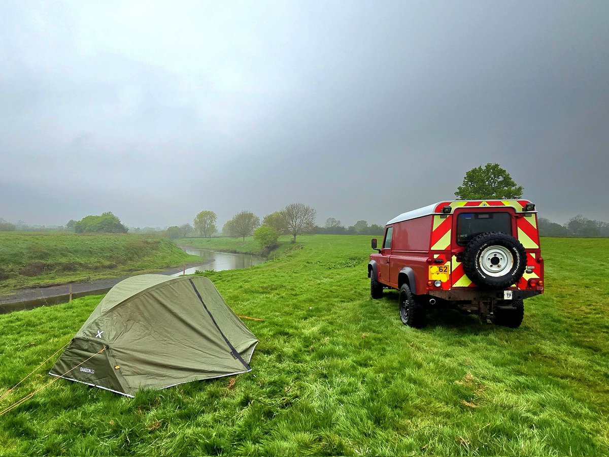 Wild camping last night testing the #oex rakoon 2.1 tent <a href="/GOoutdoors/">GO Outdoors</a> and the Defender county double cab 'special vehicles' version <a href="/LandRoverOwner/">Land Rover Owner</a> <a href="/LandRoverWorld/">Land Rover World</a>