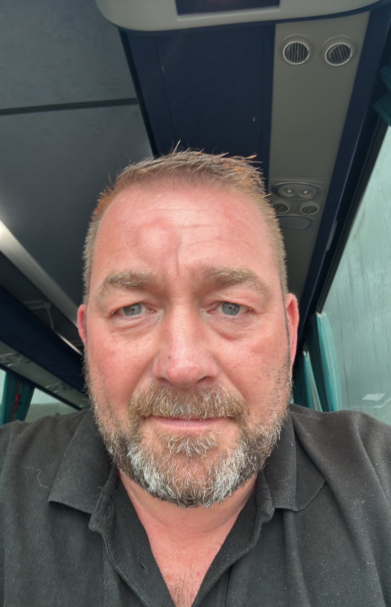 BigBearF1's tweet photo. Back at work. Coach job today. #DestinationUnknown! 😉 https://t.co/SK8DAjJpIS