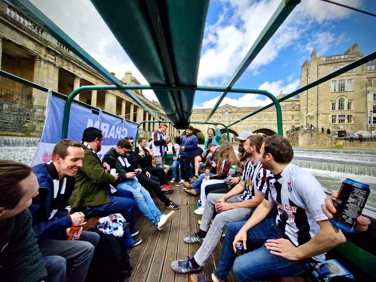 City fans making their way down the river. ⚓️

⚫️⚪️ #Romans