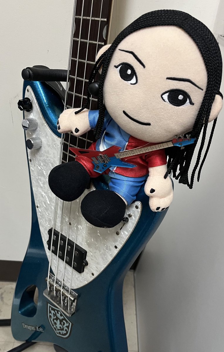 超希少★dragonash ikuzone 馬場育三様　サイン　靴下 mqdefault.jpg