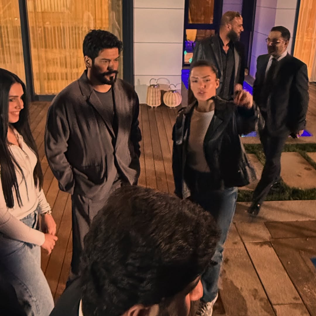 burakfansclub's tweet photo. Behind the scenes 🎬💥 #BurakÖzçivit #PavilionbyRams #Erbil https://t.co/JOFjn4YrOV