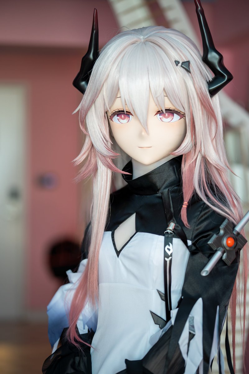 在想什么呢，博士～今天也要好好的为拯救这片大地而加油哦
📷：<a href="/CN_Probe/">Probe</a> 
#Arknights #kigurumi #明日方舟
#特蕾西娅