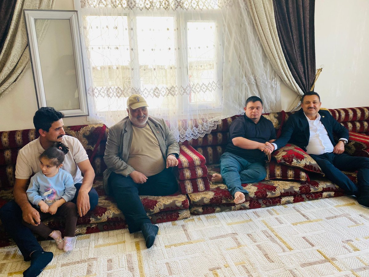HikmetBasak_63's tweet photo. 📌Şanlıurfa/Akçakale

Umre vazifesini yerine getiren Hasan Menteş ve Yusuf Menteş’i ziyaret ettik.

Rabbim tüm ibadetlerini kabul eylesin inşallah.

@RTErdogan 
@bybekirbozdag 
@Akparti 
@akpartiurfa https://t.co/BMBeofrCvt
