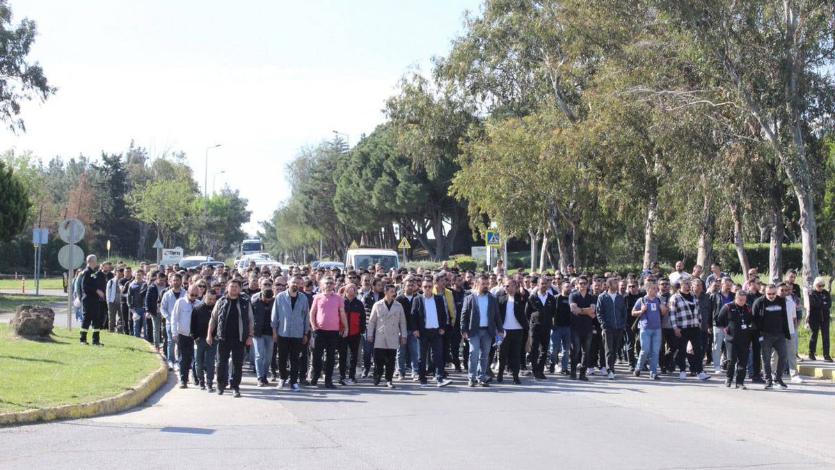 Tüpraş’ta binlerce işçi iş bıraktı: 3 büyük fabrikada grev ilanı 

sendika.org/2025/04/tupras…