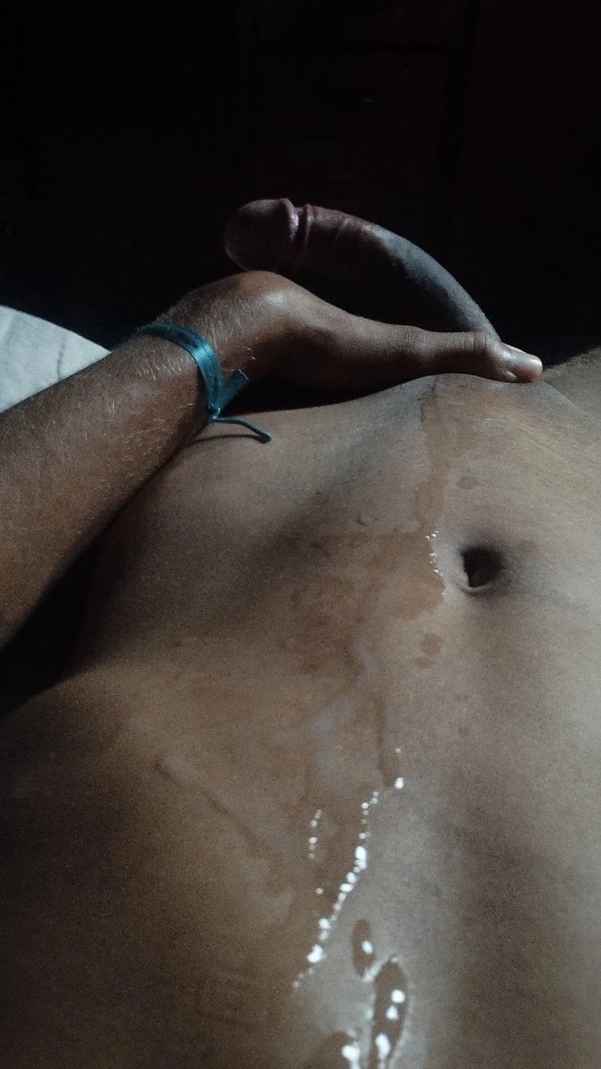 Vontade de gozar na boca de uma putinha. 🤤