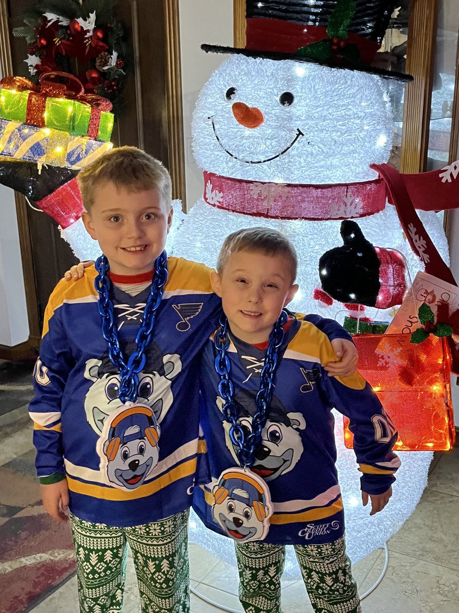 devries_rhonda's tweet image. ⁦@StLouisBlues⁩ Let’s go blues Let’s win tonight from JettJames