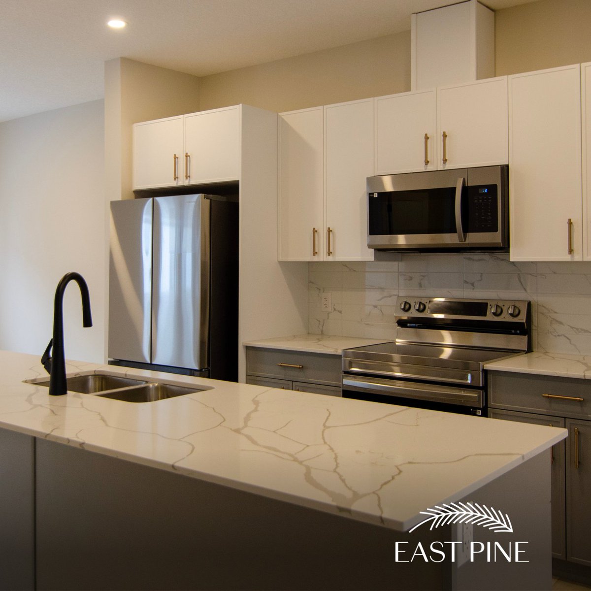 East Pine is the perfect blend of form and function! 

Our townhomes boast luxury finishes, lots of storage, and energy-efficient designs, that make sure your home is as practical as it is beautiful. 

#EastPine #Beaumont #LuxuryTownhomes #community #Landrex #yeg #Edmonton