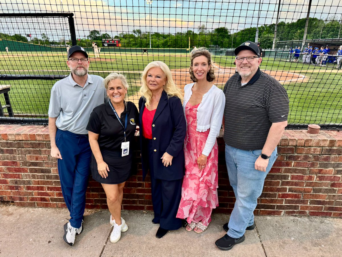 We were excited to have LISD School Board Member Dr. Buddy Bonner; LISD School Board President Jenny Proznik; The Colony Council Members Judy Ensweiler and Robyn Holtz; and The Colony Mayor Richard Boyer join us at a TCHS baseball game last week! 🐾 ⚾