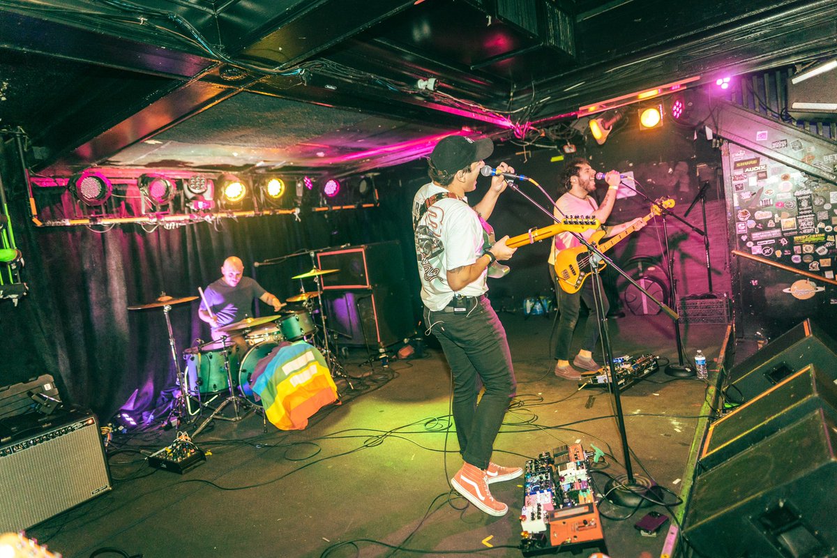 Bottom Bracket - “I’M SO AFRAID OF WHERE” OUT NOW! (@btmbrkt) on Twitter photo What up bracketheads. Just popping in to say we’ve got some really cool announcements for the summer cooking. Hope you’re hangin’ in there 🤙
📸: <a href="/EmoEthie/">DAEAC#Ethie</a> What up bracketheads. Just popping in to say we’ve got some really cool announcements for the summer cooking. Hope you’re hangin’ in there 🤙
📸: <a href="/EmoEthie/">DAEAC#Ethie</a>