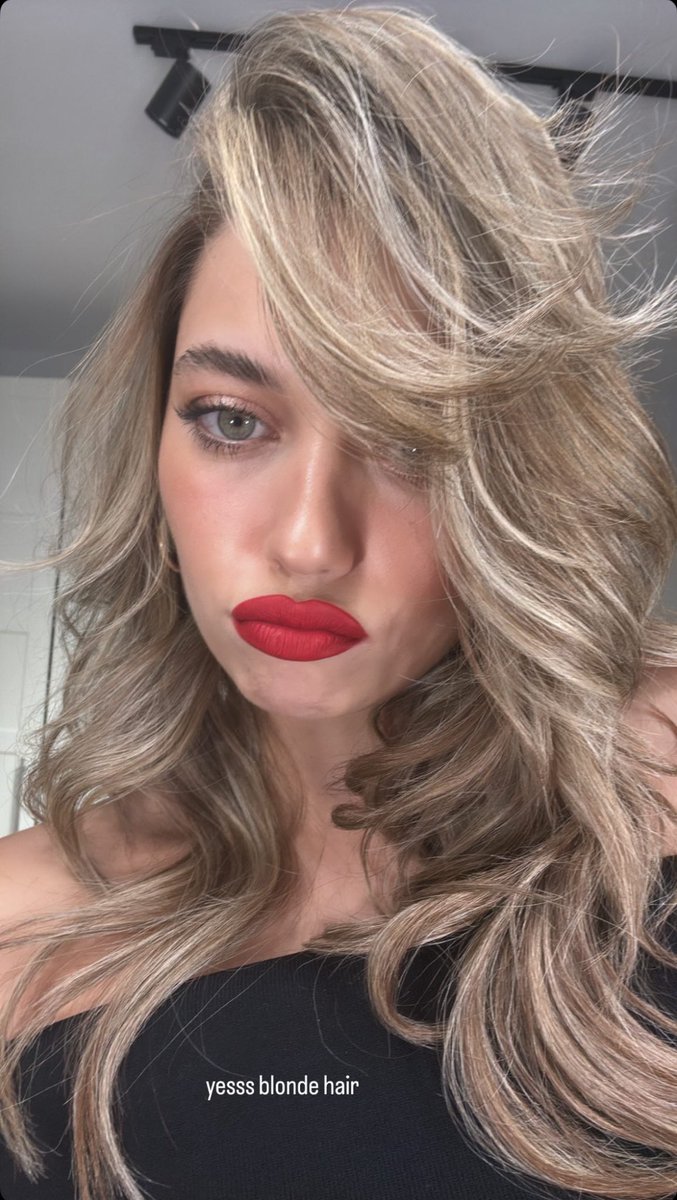 sinmasro's tweet photo. Te queda divino 😍😍
Tenemos dos fotos subidas por ella en menos de 10 minutos, bendecidas gente que esto no pasa mucho 😂
#AfraSaraçoğlu https://t.co/Y5he5ZmLvS