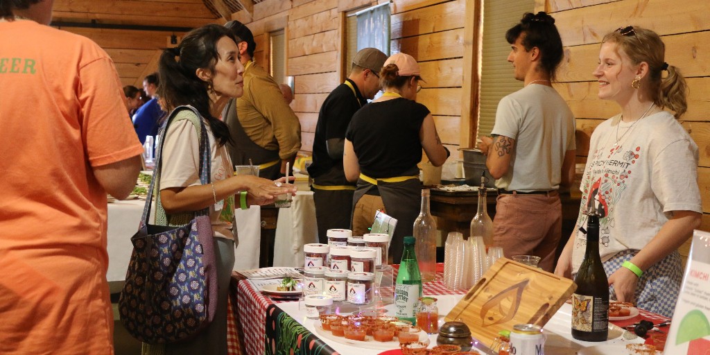 F2FPicnicNC's tweet photo. Don't miss the Farm to Fork Picnic, a celebration of our local food community and the delicious flavors it offers. Join us for a memorable local food experience this Summer at Donovan Manor! 🍇🥖 Buy your 2025 Farm to Fork Picnic tickets here 👉 https://t.co/gl5AL54sJA https://t.co/SdovXqM3Ch
