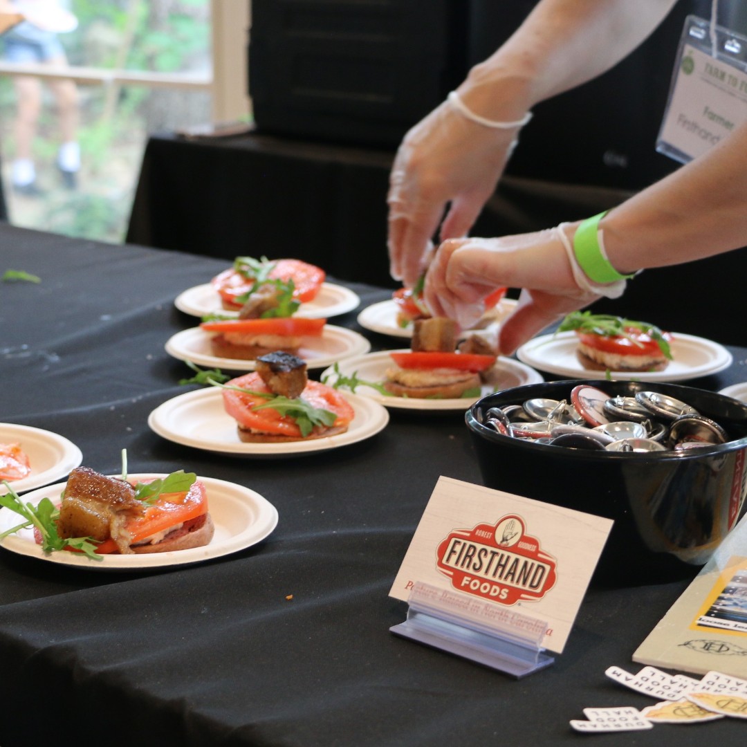 F2FPicnicNC's tweet photo. Don't miss the Farm to Fork Picnic, a celebration of our local food community and the delicious flavors it offers. Join us for a memorable local food experience this Summer at Donovan Manor! 🍇🥖 Buy your 2025 Farm to Fork Picnic tickets here 👉 https://t.co/gl5AL54sJA https://t.co/SdovXqM3Ch