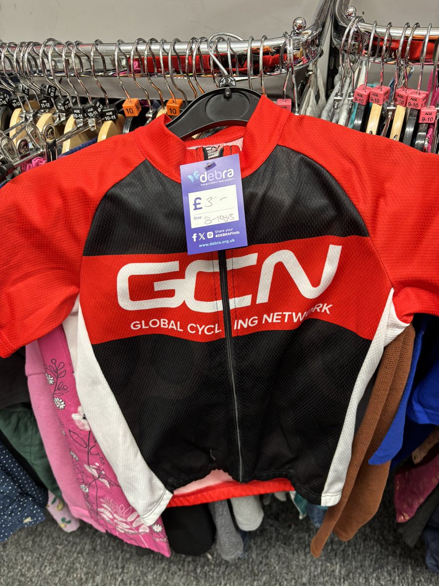 jamesboff's tweet photo. Found this in a charity shop in Ringwood. Looks too small to have belonged to @daniellloyd1 https://t.co/f04N8qAs5P
