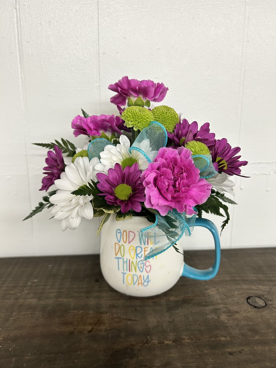 IvyLeafFlorists's tweet photo. God will do great things today!
@DaySpring 
#Easter2025 #Flowers https://t.co/o9vpUIuYlo