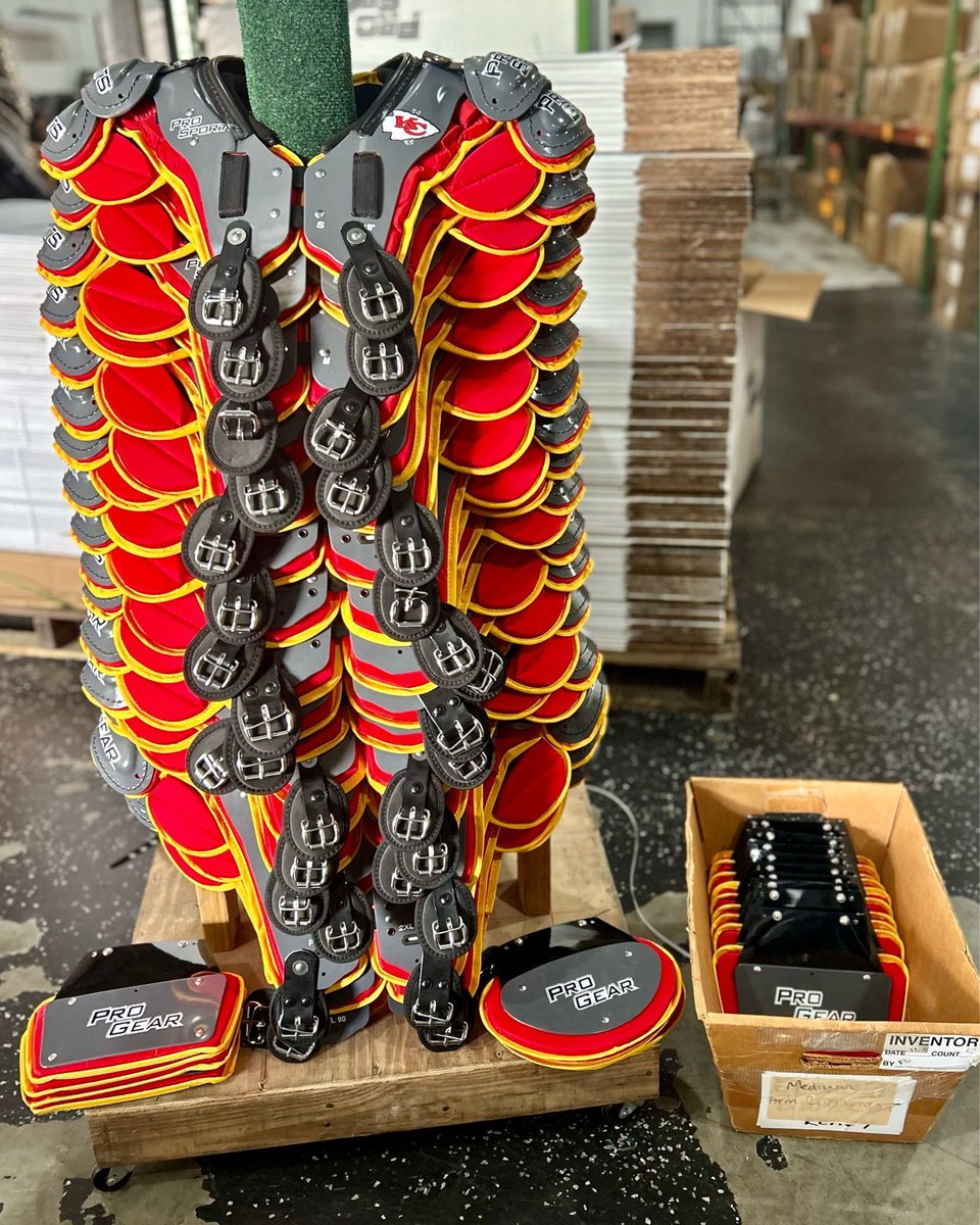 Pro Gear Sports (@progearfb) on Twitter photo No better way to start the week than with a #Shoutout to the <a href="/Chiefs/">Kansas City Chiefs</a>!❗🔥
Thank you to this team of #SuperBowl Champions for trusting us to provide them with the best on-field protection, and to Drew Harcharik at <a href="/schuttsports/">Schutt Sports</a> for making it happen!
<a href="/ProSports_Pads/">ProSportsPads</a>
#KnowTheLogo No better way to start the week than with a #Shoutout to the <a href="/Chiefs/">Kansas City Chiefs</a>!❗🔥
Thank you to this team of #SuperBowl Champions for trusting us to provide them with the best on-field protection, and to Drew Harcharik at <a href="/schuttsports/">Schutt Sports</a> for making it happen!
<a href="/ProSports_Pads/">ProSportsPads</a>
#KnowTheLogo