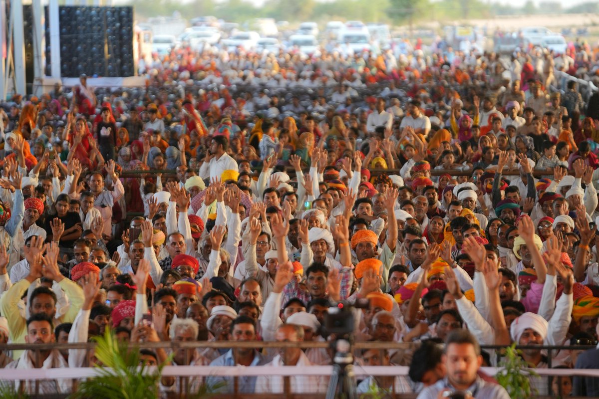 Bhajanlal Sharma (@bhajanlalbjp) on Twitter photo рднрд╛рд░рдд рдХреА рдЧреМрд░рд╡рд╢рд╛рд▓реА рд╕рдВрдд рдкрд░рдореНрдкрд░рд╛ рдХреЗ рдорд╣рд╛рди рд╕рдВрдд рднрдХреНрдд рд╢рд┐рд░реЛрдордгрд┐ рд╢реНрд░реА рдзрдиреНрдирд╛ рднрдЧрдд рдЬреА рдХреА 610рд╡реАрдВ рдЬрдпрдВрддреА рдХреЗ рдЕрд╡рд╕рд░ рдкрд░ рдиреМрдЦрд╛-рдирд╛рдбрд╝реА (рдЪреМрд░реВ) рдореЗрдВ рдЖрдпреЛрдЬрд┐рдд рдХрд╛рд░реНрдпрдХреНрд░рдо рдореЗрдВ рд╕рдВрдд рд╢рд┐рд░реЛрдордгрд┐ рдХреЗ рджрд┐рд╡реНрдп рджрд░реНрд╢рди рдХрд░ рд╕рдорд╕реНрдд рдкреНрд░рджреЗрд╢рд╡рд╛рд╕рд┐рдпреЛрдВ рдХреЗ рд╕реБрдЦ-рд╕рдореГрджреНрдзрд┐ рдПрд╡рдВ рдХрд▓реНрдпрд╛рдг рд╣реЗрддреБ рдкреНрд░рд╛рд░реНрдердирд╛ рдХреАред
рдЗрд╕ рдЕрд╡рд╕рд░ рдкрд░ рдЖрдпреЛрдЬрд┐рдд рдХрд╛рд░реНрдпрдХреНрд░рдо рдХреЛ рд╕рдВрдмреЛрдзрд┐рдд рднрд╛рд░рдд рдХреА рдЧреМрд░рд╡рд╢рд╛рд▓реА рд╕рдВрдд рдкрд░рдореНрдкрд░рд╛ рдХреЗ рдорд╣рд╛рди рд╕рдВрдд рднрдХреНрдд рд╢рд┐рд░реЛрдордгрд┐ рд╢реНрд░реА рдзрдиреНрдирд╛ рднрдЧрдд рдЬреА рдХреА 610рд╡реАрдВ рдЬрдпрдВрддреА рдХреЗ рдЕрд╡рд╕рд░ рдкрд░ рдиреМрдЦрд╛-рдирд╛рдбрд╝реА (рдЪреМрд░реВ) рдореЗрдВ рдЖрдпреЛрдЬрд┐рдд рдХрд╛рд░реНрдпрдХреНрд░рдо рдореЗрдВ рд╕рдВрдд рд╢рд┐рд░реЛрдордгрд┐ рдХреЗ рджрд┐рд╡реНрдп рджрд░реНрд╢рди рдХрд░ рд╕рдорд╕реНрдд рдкреНрд░рджреЗрд╢рд╡рд╛рд╕рд┐рдпреЛрдВ рдХреЗ рд╕реБрдЦ-рд╕рдореГрджреНрдзрд┐ рдПрд╡рдВ рдХрд▓реНрдпрд╛рдг рд╣реЗрддреБ рдкреНрд░рд╛рд░реНрдердирд╛ рдХреАред
рдЗрд╕ рдЕрд╡рд╕рд░ рдкрд░ рдЖрдпреЛрдЬрд┐рдд рдХрд╛рд░реНрдпрдХреНрд░рдо рдХреЛ рд╕рдВрдмреЛрдзрд┐рдд