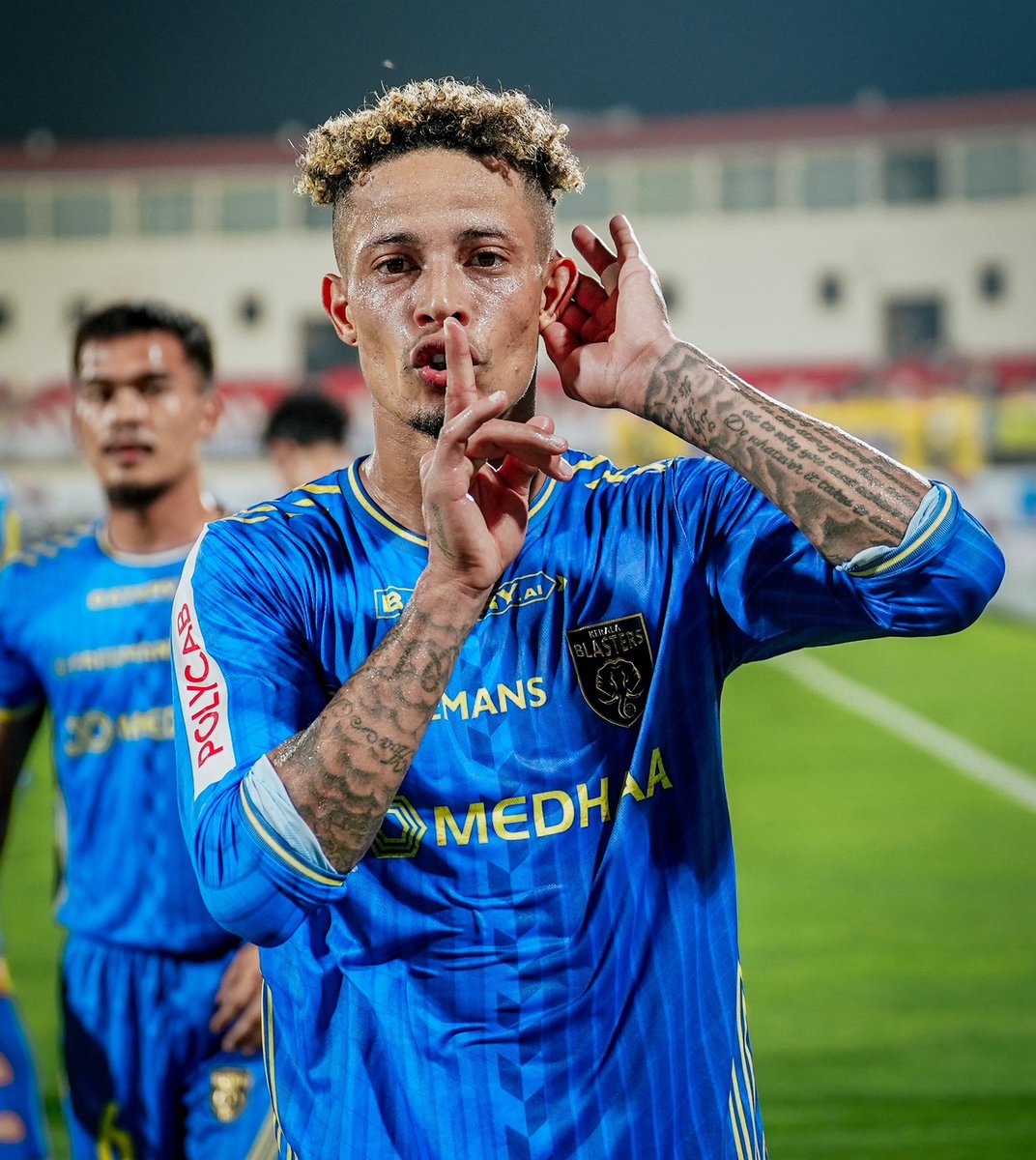 FootballBharati's tweet image. 🔵🟡 Kerala Blasters defeated East Bengal by 2-0 in the First Game of Super Cup 

#IndianFootball #KalingaSuperCup2025 #KBFCEBFC #KeralaBlasters #YennumYellow