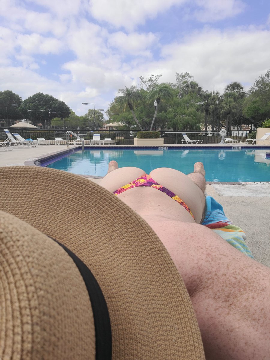 magicalmic69's tweet photo. 109 days locked, vacation vibes!
#gayexhib #gaychastity #gayslut #pantyboy https://t.co/kqaEeYMaHQ