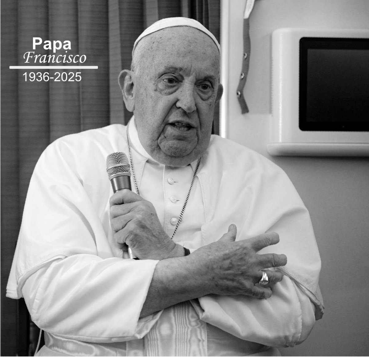 Hoy iniciamos la semana con la profunda tristeza  del fallecimiento de su Santidad, el Papa Francisco , quien fue el primer pontífice, latinoamericano, guía de todo el pueblo Cristiano Católico.

¡ Paz a su alma! 

Su mensaje y legado de Fe, perdurará  de generación en generación