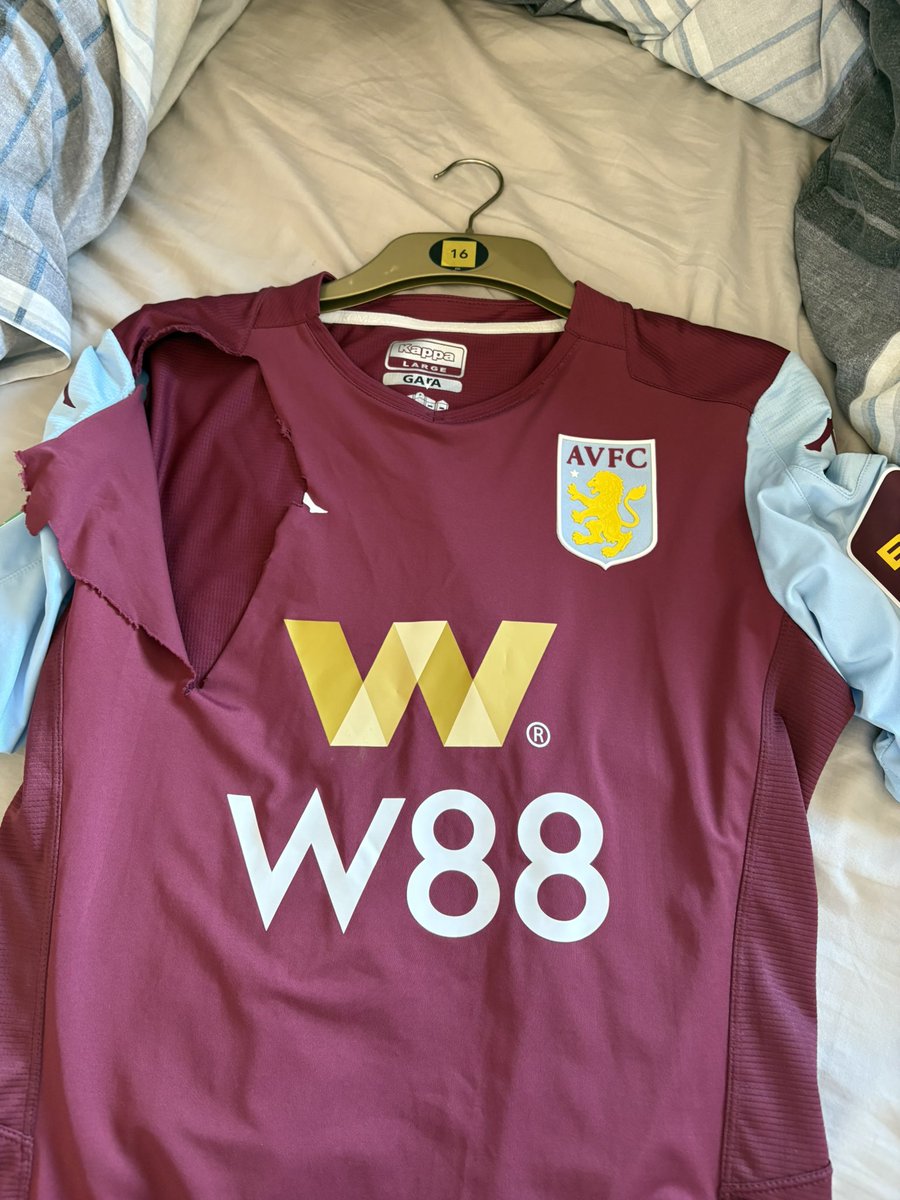 Josh_Pio_11's tweet image. What a win Saturday! Unreal performance. Thanks to @jmcginn7 for signing your @AVFCOfficial shirt you gave me at Brighton away in the cup in 2019. I’ve only waited over 5 years 😂😂. Cheers for the pic after too, photobombs from @SteveDeery & @ImoYah 😂😂. UTV on to Wembley!
