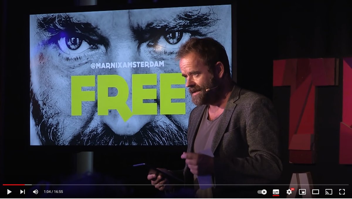 'Het leek me fantastisch om vaak herkend te worden, en dan uiteraard heel nonchalant en nederig te reageren.
Ik verlangde naar status en beroemdheid, een soort adembenemende aantrekkingskracht die als een glanzende jas om mij heen hing...'

Bijna beroemd.

marnix.nl/homepage/welko…