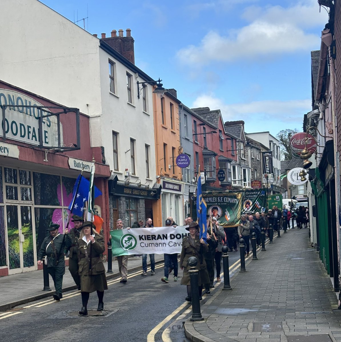 CavanSinnFein's tweet image. Today, Republicans gathered in Cavan to remember those who died for Irish freedom, especially honouring the men &amp;amp; women of the 1916 Easter Rising. 

Orainn atá sé anois. It falls to our generation to finish the job, to reunite our country and to bring about a socialist republic.