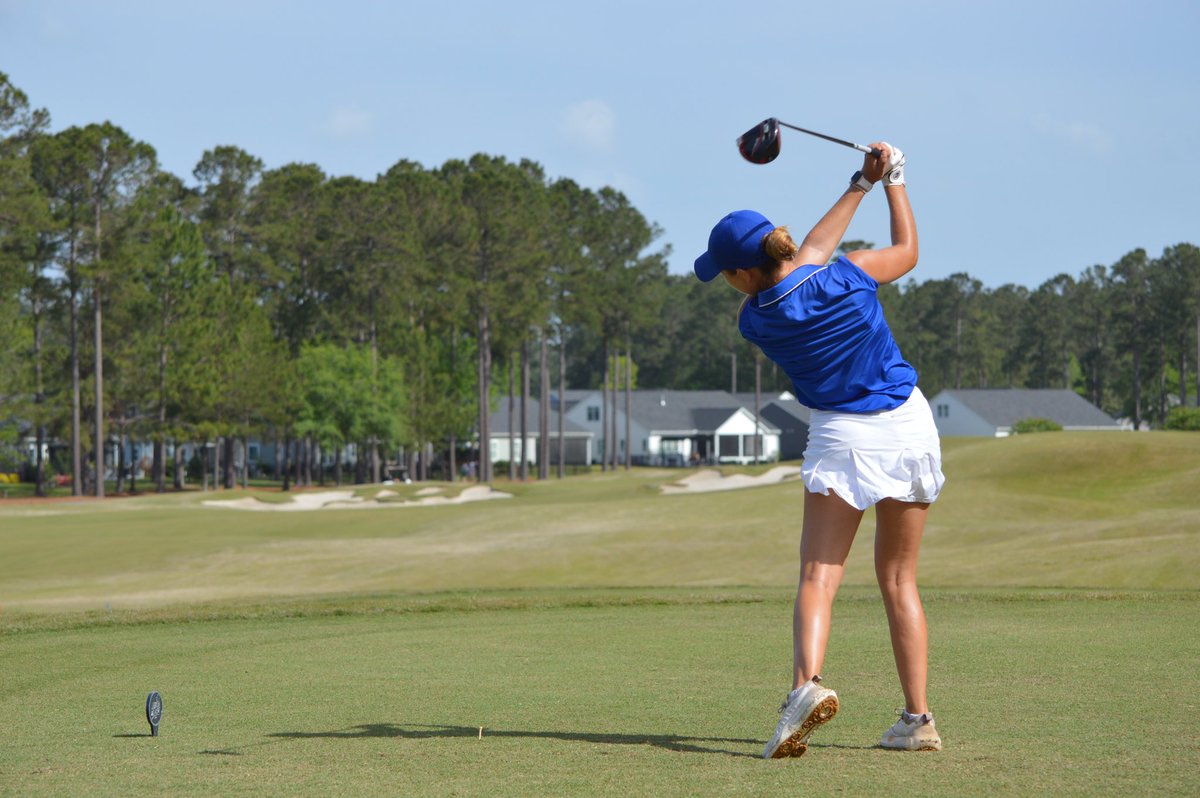 SHUWGolf's tweet image. Marta Aguilar is in the clubhouse after an even-par, 72. Sheβs four strokes off the pace as Xavier finishes up.
Although it doesnβt look like an individual title is in the works, an All-Tournament Team nod is likely.
It was a FANTASTIC effort for the freshman.
#HALLin β³οΈπ΄ββ οΈπ΅βͺοΈ
