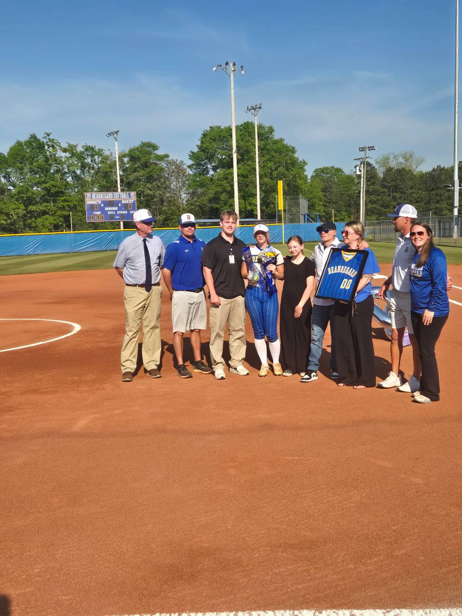 beauregard_hs's tweet image. Ladies Softball Senior Recognition: 
Congratulations to these talented ladies! We greatly appreciate your leadership throughout the years! #alwaysahornet #classof2025