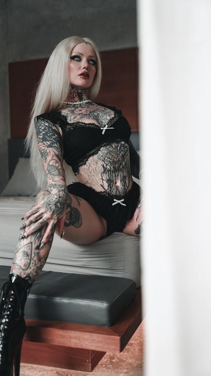 Do you like me blonde? 

<a href="/BizzyCreative/">Bizzy creative</a>