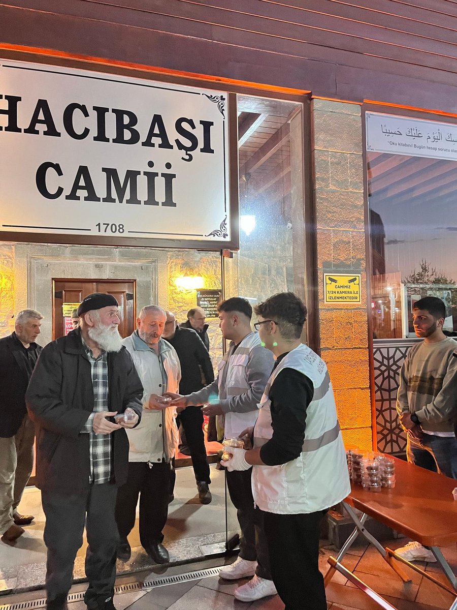 2021 yılında elim trafik kazasında kaybettiğimiz grup üyemiz Metehan Kısır kardeşimizin anısına grubumuz olarak ilçemizde lokma döktürdük. Huzur içinde uyu, mekanın cennet olsun güzel kardeşim...