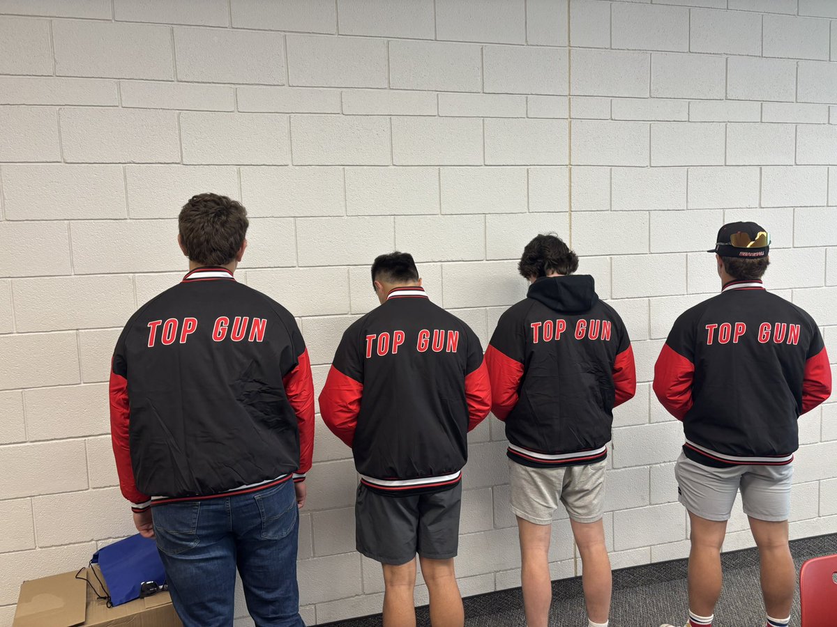 waite_13's tweet photo. First Round of “Top Guns” earned their jackets! Requirements: 90% attendance in winter and spring, 3.6 GPA or above, No disciplinary or attendance marks, 10 pound increase in all core lifts. Good work fellas! Leading the pack! #BearOut https://t.co/A4eu2ODCKB