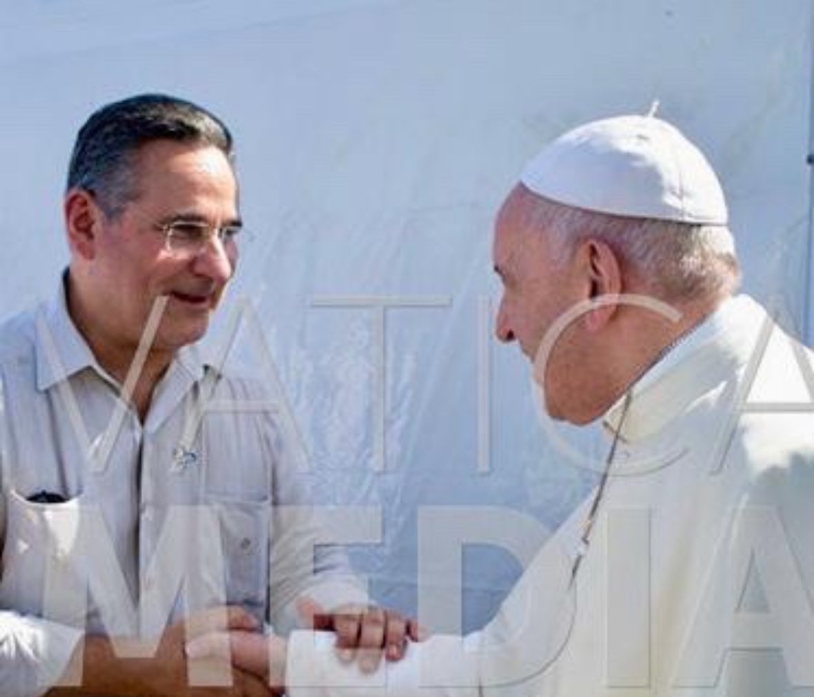 Tristeza honesta nos trae la partida de nuestro Pontífice. Pero le tocó descansar a Francisco y está ya en Paz y en brazos del Señor. Brille para él la luz perpetua!. Su carisma sincero y simpatía siempre nos quedarán. Amén!.
#descansaenpazfrancisco #restinpeacefrancis