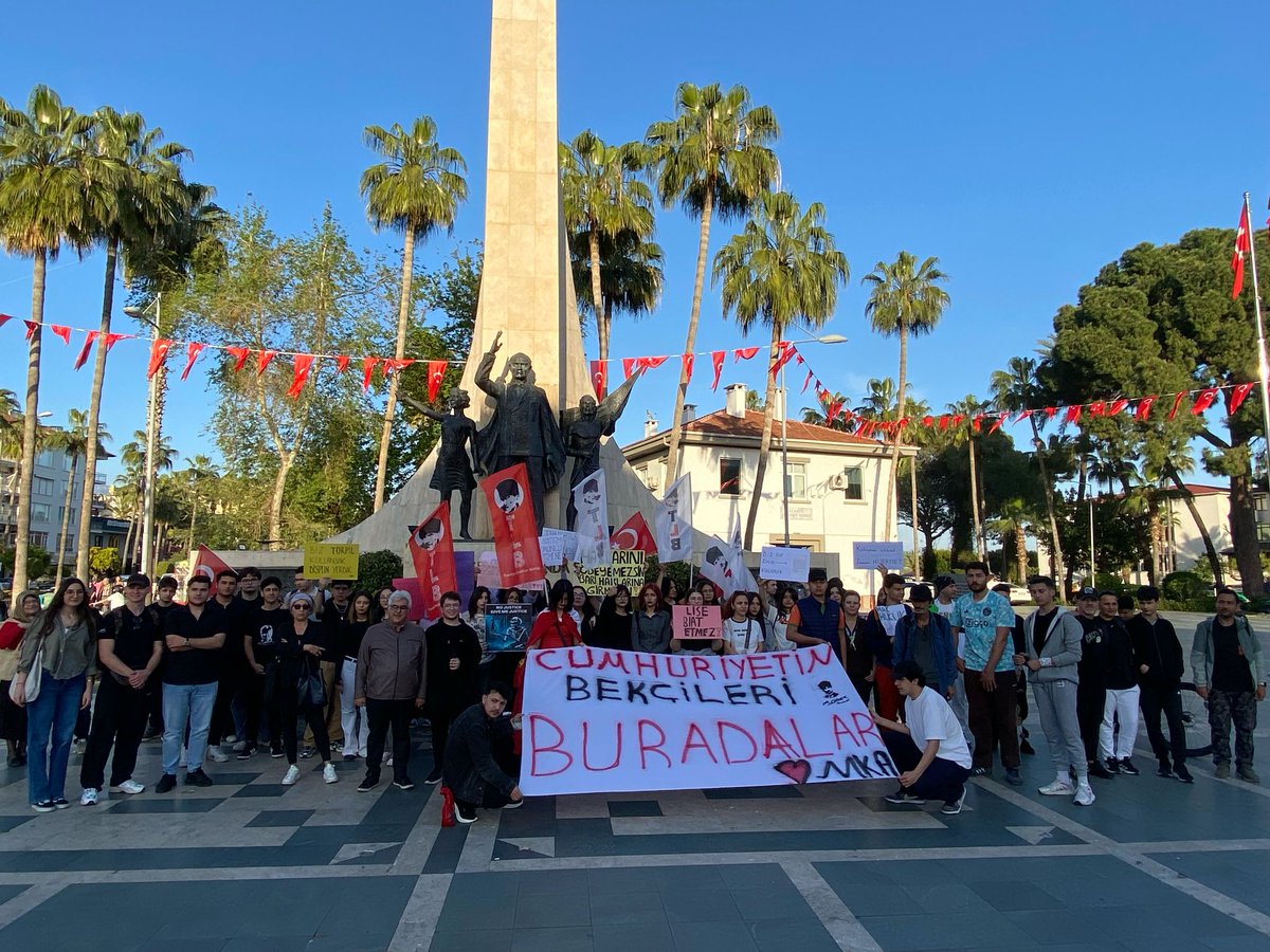 PARASIZ, NİTELİKLİ, MİLLİ ve EŞİT BİR EĞİTİM İSTİYORUZ!

Yurdun dört bir yanından ayağa kalktık ama bu yetmez senin imzanla beraber bu dingo ahırı sistemini değiştireceğiz! 🇹🇷

📍Bir imzada senden 📍
docs.google.com/forms/d/e/1FAI…