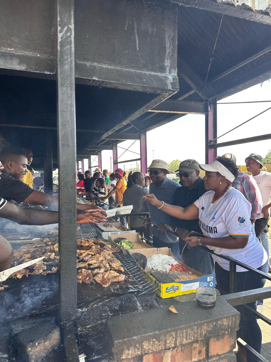 GRN_Namibia's tweet photo. Hon. Elijah Ngurare, PM and Hon. Emma Kantema, Minister of Gender Equality... visited the single quarters to engage directly with local entrepreneurs. Hon. Kantema acknowledged the crucial role that SMEs play in the economy. https://t.co/a1Fxnxhqzl
