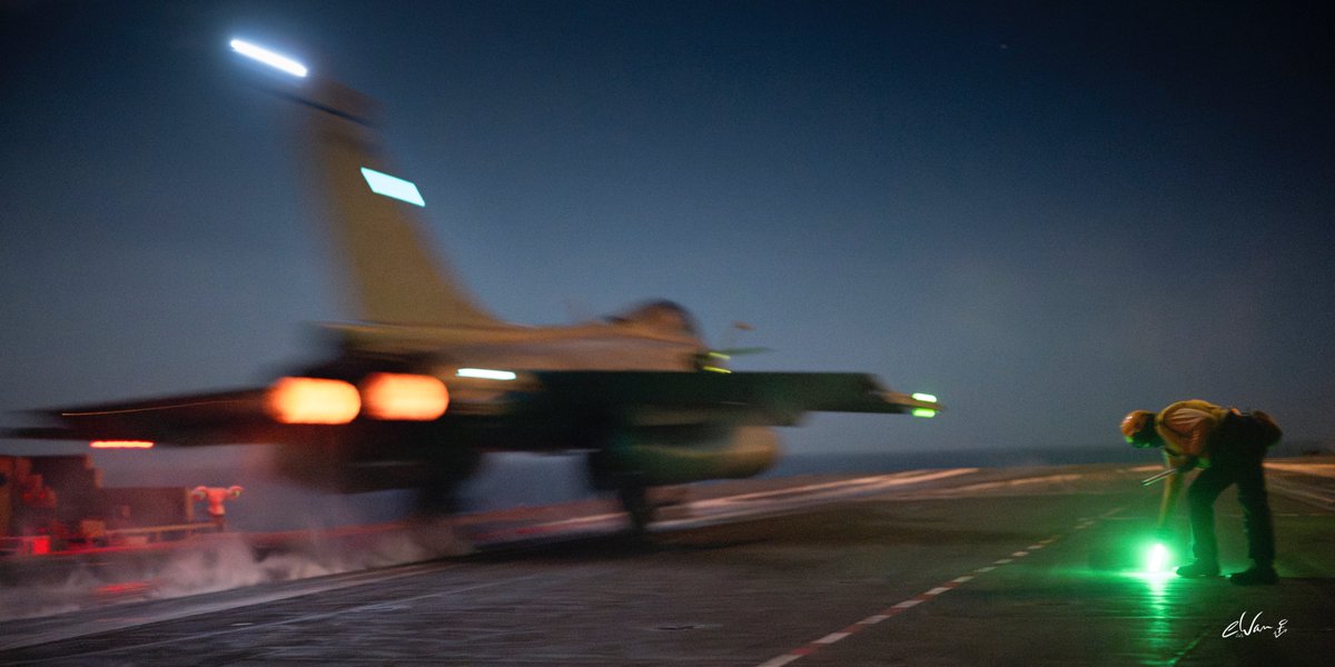 Je suis un Marin du ciel,  

Cela fait maintenant quatre mois [...]  Lire la suite 👉🏻 ewan-photo.fr/actualites/je-… ewan-photo.fr 📷

<a href="/navalgroup/">Naval Group</a>
<a href="/MarineNationale/">Marine nationale</a>
<a href="/PeintresM/">Peintres officiels de la Marine⚓</a>
<a href="/SafranEngines/">Safran Aircraft Engines</a>
<a href="/Dassault_OnAir/">Dassault Aviation</a>
<a href="/Gican_InduNav/">GICAN</a>
<a href="/ClusterMaritime/">Cluster Maritime Français</a>
<a href="/cmarkea/">Crédit Mutuel Arkéa</a>