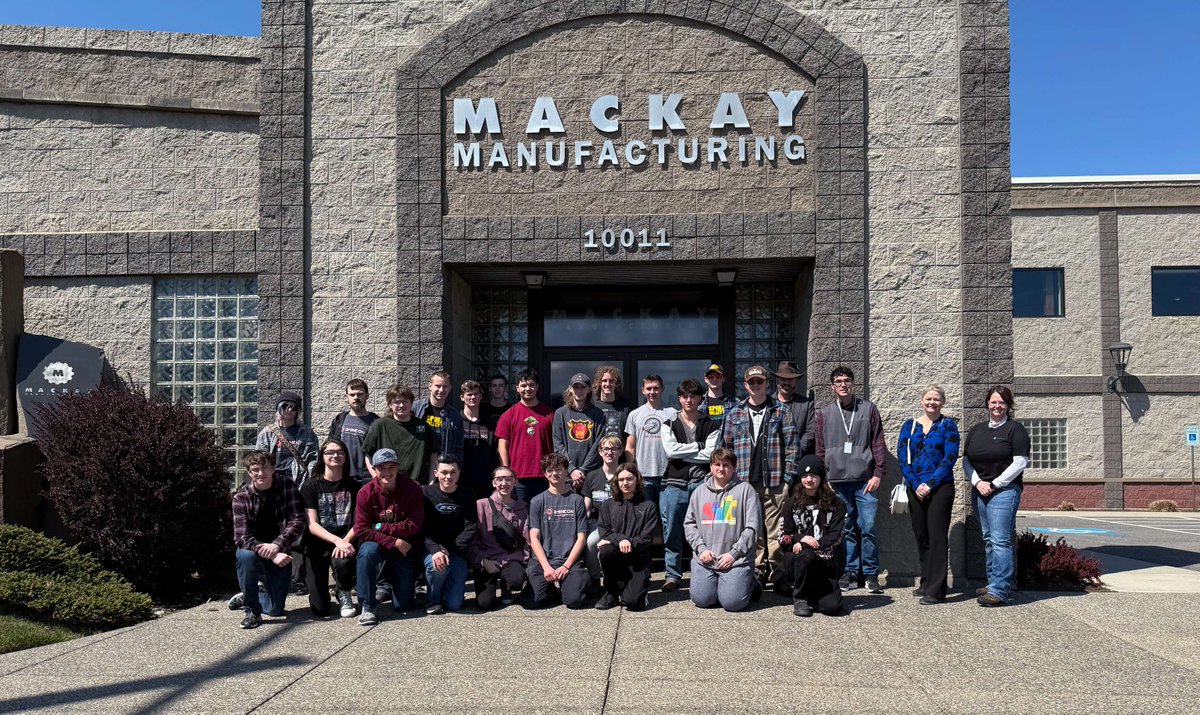 Last week, Spokane Valley Tech juniors and seniors toured Knife River and Mackay Manufacturing through the Manufacturing Connect program by Career Connect Washington to inspire future innovators. #SpokaneValley #ManufacturingConnect