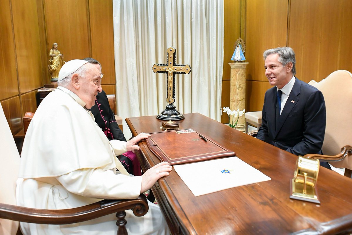ABlinken's tweet image. I was blessed to spend time with Pope Francis. His humanity was matched by his humility. He always asked visitors to pray for him as he prayed for us. He is in our collective prayers today.