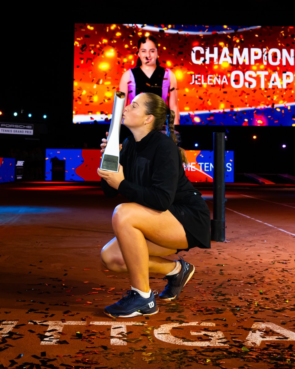 driven to win 🚘🏆

#PorscheTennis