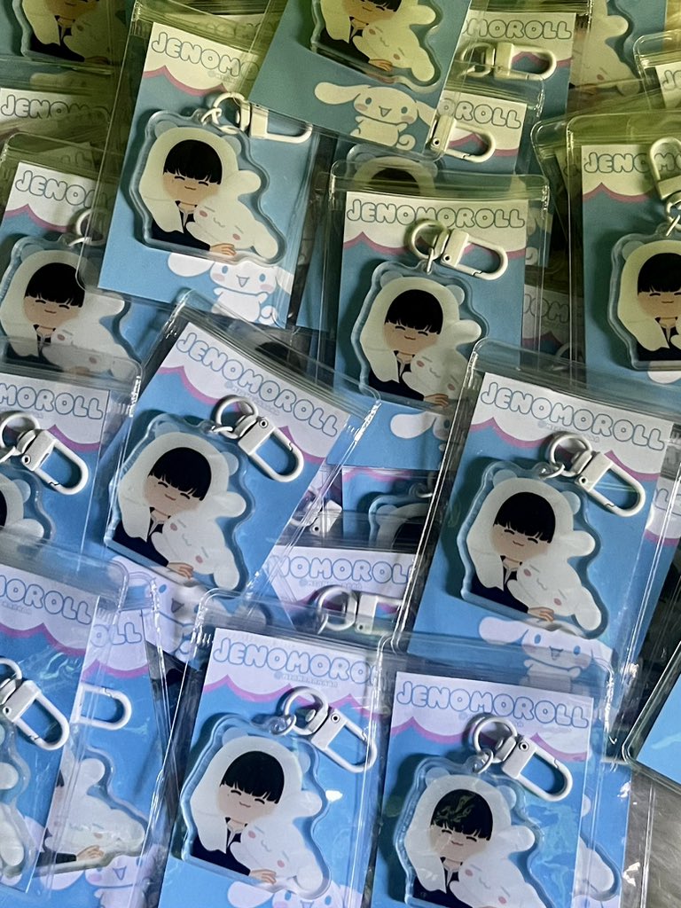Hello Jenfs (.◜◡◝) I’ll be giving away jenomoroll keyring as freebies for D-2. Just present this tweet and approach me on dday!! See youuu 🩵