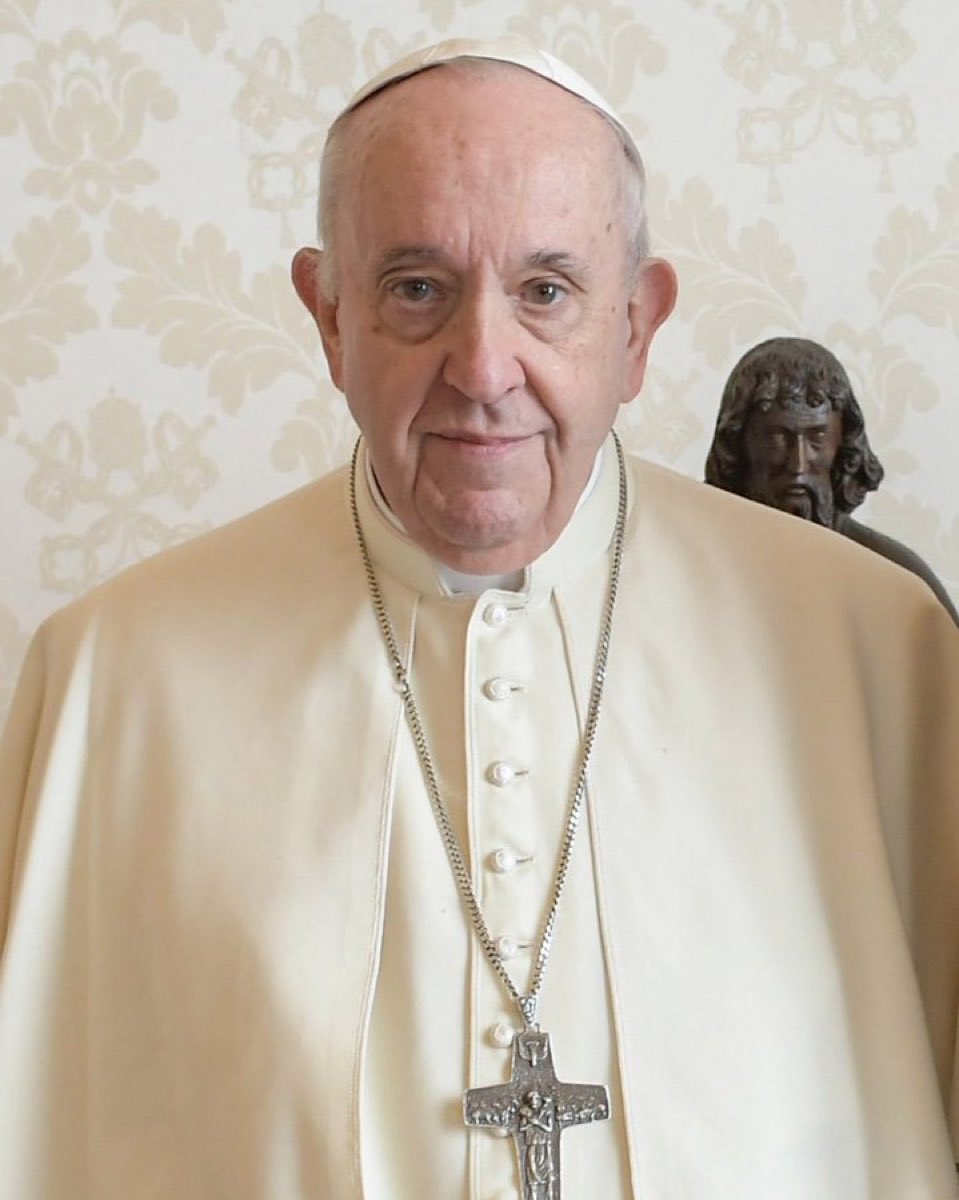 Pope Francis has passed away at the age of 88 following his health issues. The world mourns Pope Francis, who reached many hearts. 🪽

#PopeFrancis #Pope #popefrancisdeath #ryffc