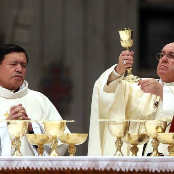 Analu Salazar (@ana1usalazar) on Twitter photo Francisco el que canonizó a Juan Pablo II, Juan Pablo II que encubrió a Maciel, Benedicto que siempre lo supo.
Francisco que teniendo oportunidad y el slogan de “0 tolerancia” toleró los casos de la <a href="/LegiondeCristo/">Legionarios de Cristo</a>. Francisco un encubridor de pederastas más. Francisco el que canonizó a Juan Pablo II, Juan Pablo II que encubrió a Maciel, Benedicto que siempre lo supo.
Francisco que teniendo oportunidad y el slogan de “0 tolerancia” toleró los casos de la <a href="/LegiondeCristo/">Legionarios de Cristo</a>. Francisco un encubridor de pederastas más.